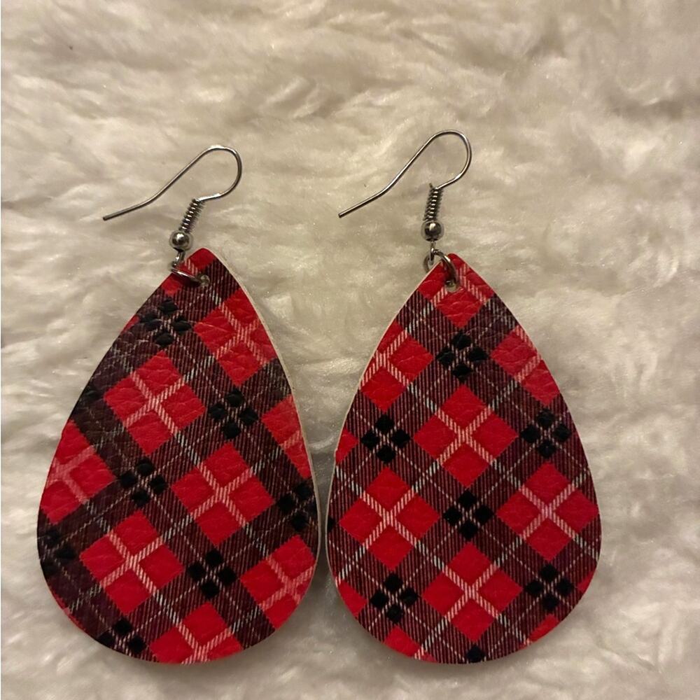 Holiday Plaid Teardrop Earrings - Red and Black